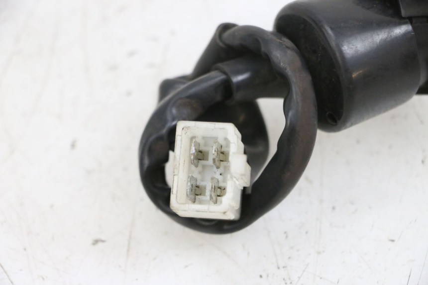 photo de COUPE CONTACT PEUGEOT SPEEDFIGHT 4 4T EFI 50 (2021 - 2025) - Zoom état d’usage