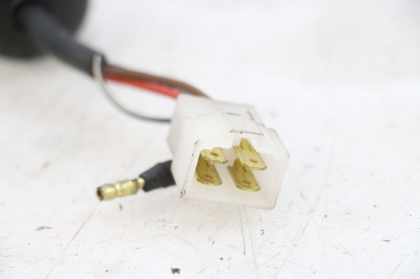 photo de COUPE CONTACT YAMAHA YP MAJESTY 125 (2002 - 2006) - Autre angle de vue