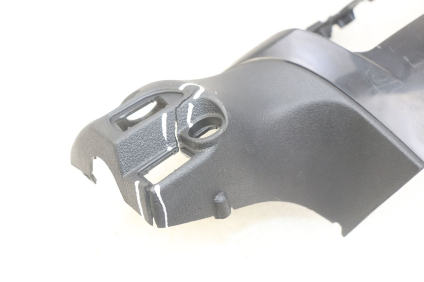 photo de COUVRE GUIDON ARRIERE PIAGGIO BEVERLY 125 (2010 - 2015)