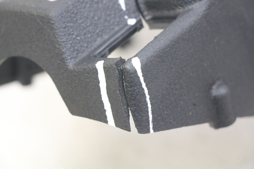 photo de COUVRE GUIDON ARRIERE PIAGGIO BEVERLY 125 (2010 - 2015)