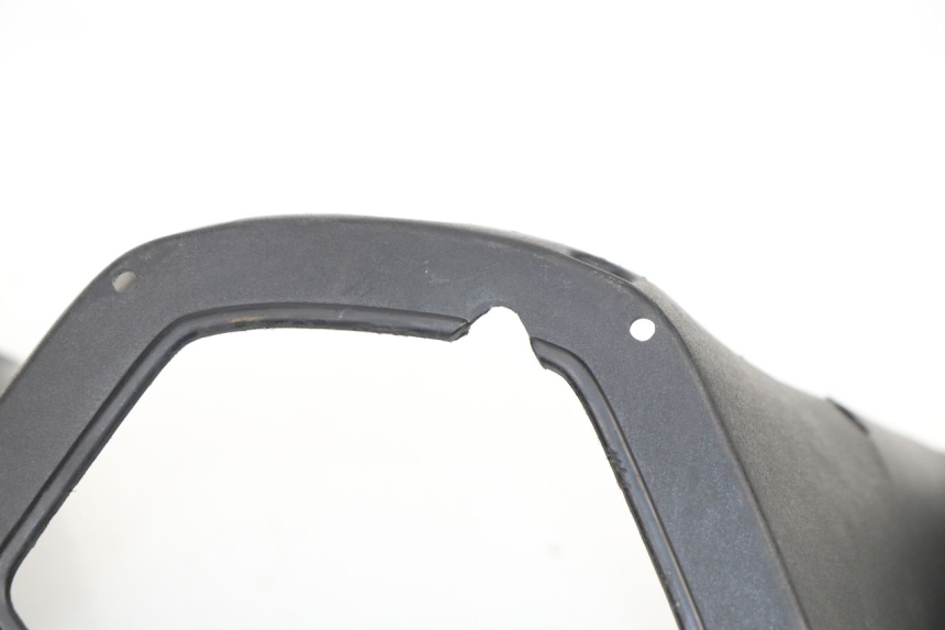 photo de COUVRE GUIDON ARRIERE PEUGEOT ELYSEO 125 (1999 - 2004)
