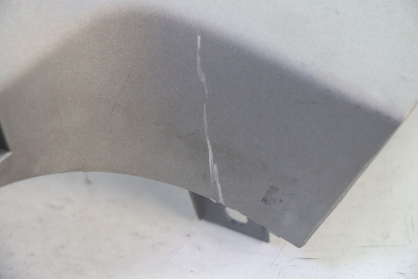 photo de COUVRE GUIDON ARRIERE SYM FIDDLE 3 III 125 (2014 - 2020) - Autre angle de vue