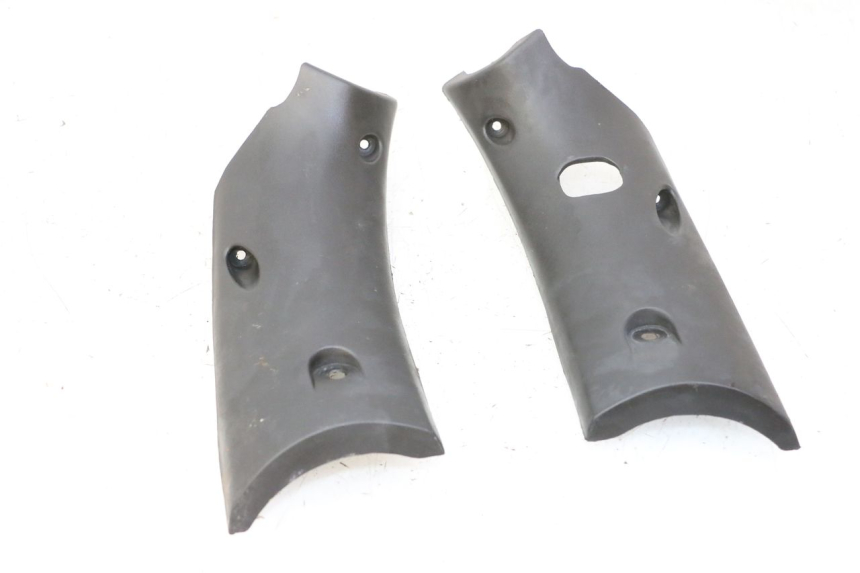 photo de COUVRE GUIDON ARRIERE KYMCO GRAND DINK 125 (2008 - 2014)