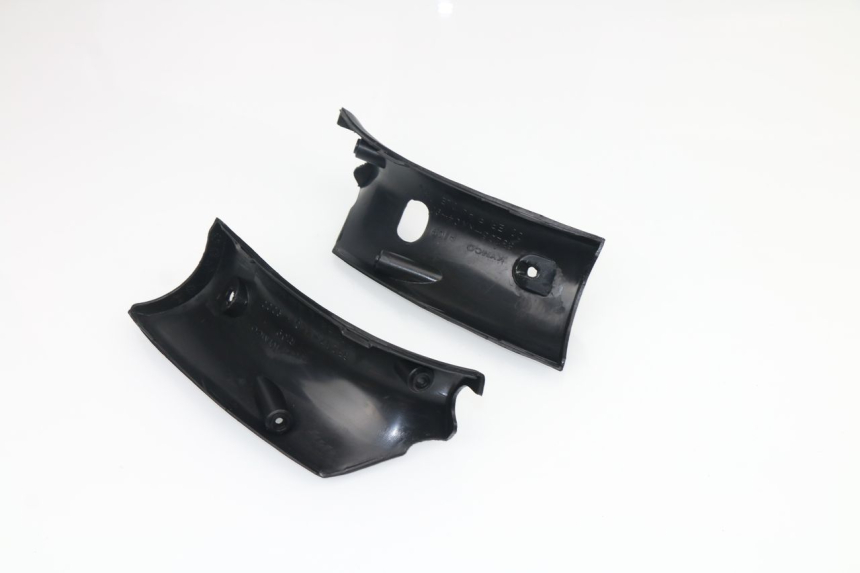 photo de COUVRE GUIDON ARRIERE KYMCO GRAND DINK 125 (2002 - 2007)