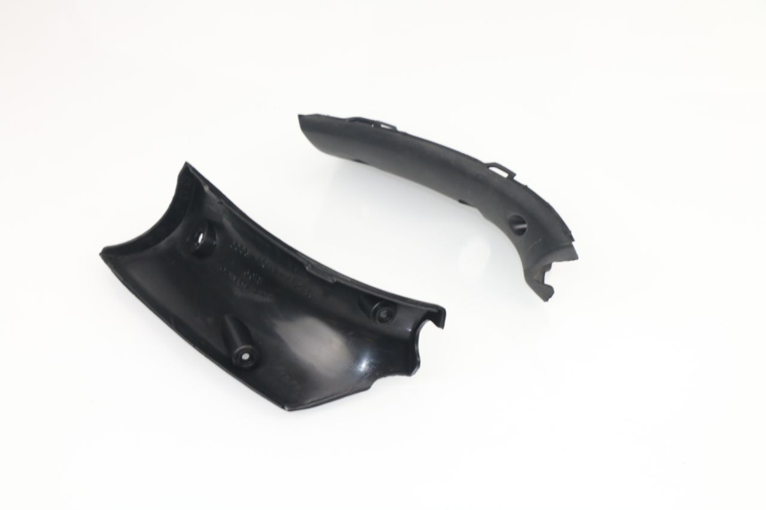 photo de COUVRE GUIDON ARRIERE KYMCO GRAND DINK 125 (2002 - 2007)