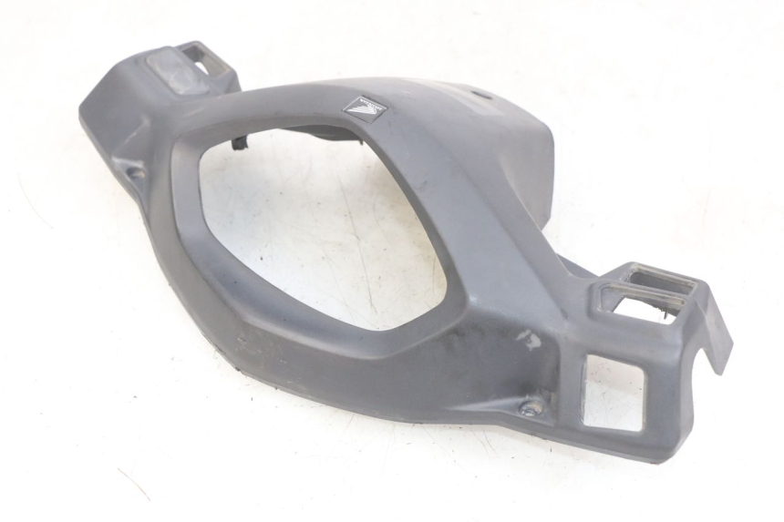 photo de COUVRE GUIDON ARRIERE HONDA SCV LEAD 100 (2003 - 2007)