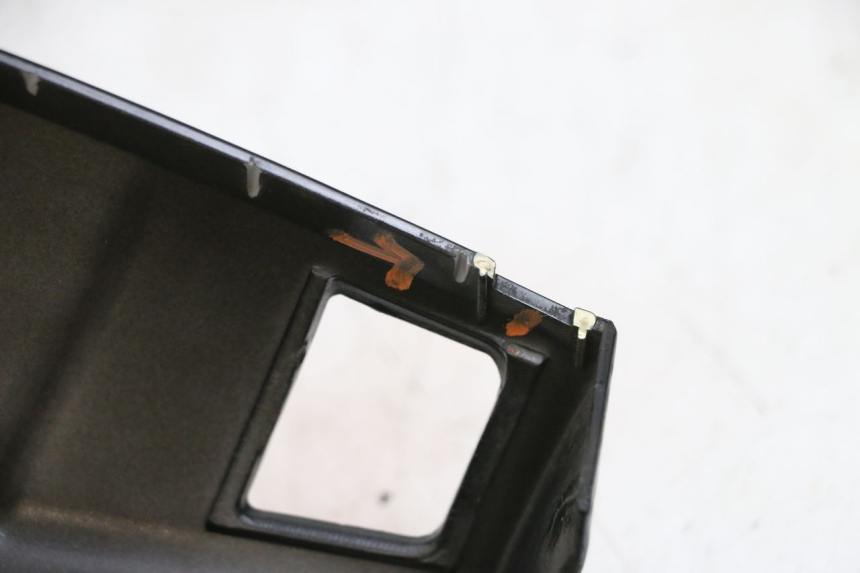 photo de COUVRE GUIDON ARRIERE KYMCO LIKE 125 (2009 - 2016) - Marquages et références