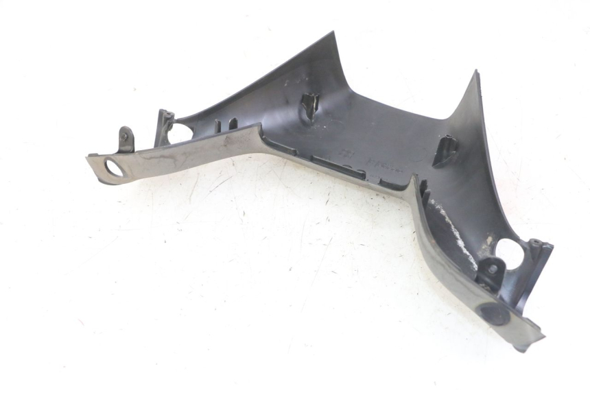 photo de COUVRE GUIDON ARRIERE PIAGGIO MP3 LT 300 (2010 - 2016)