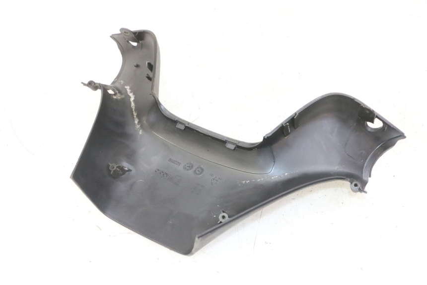 photo de COUVRE GUIDON ARRIERE PIAGGIO MP3 LT 300 (2010 - 2016)