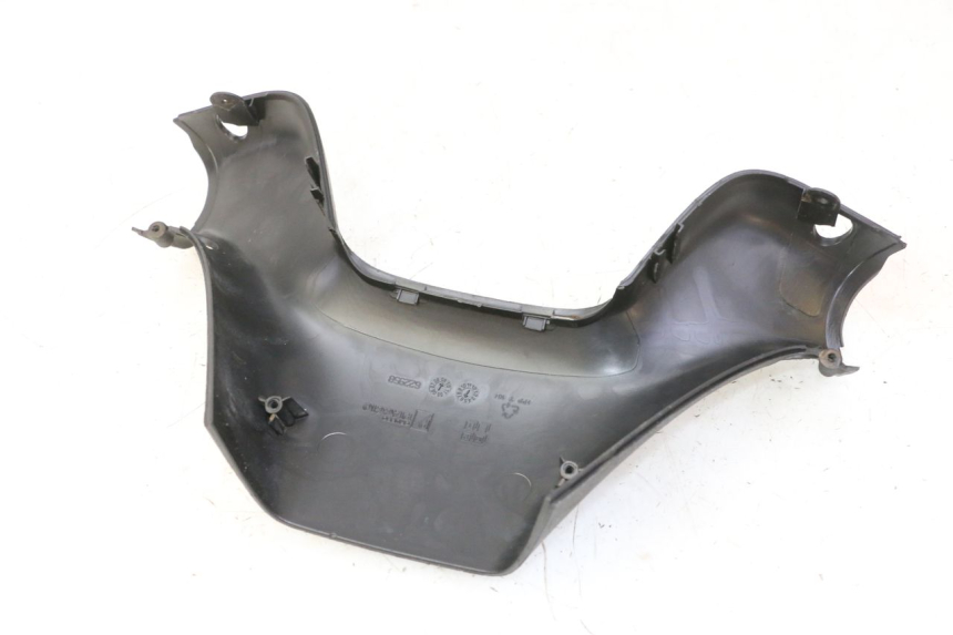 photo de COUVRE GUIDON ARRIERE PIAGGIO MP3 RL 250 (2007 - 2010)