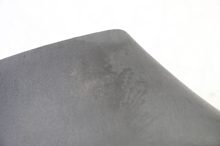 photo de COUVRE GUIDON ARRIERE PIAGGIO MP3 500 (2011 - 2015)