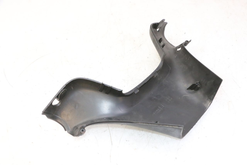photo de COUVRE GUIDON ARRIERE PIAGGIO MP3 RL 250 (2007 - 2010)
