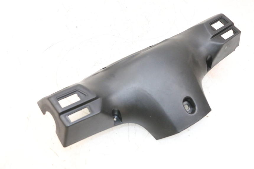 photo de COUVRE GUIDON ARRIERE SYM ORBIT 2 50 (2008 - 2014) - Détail de la pièce