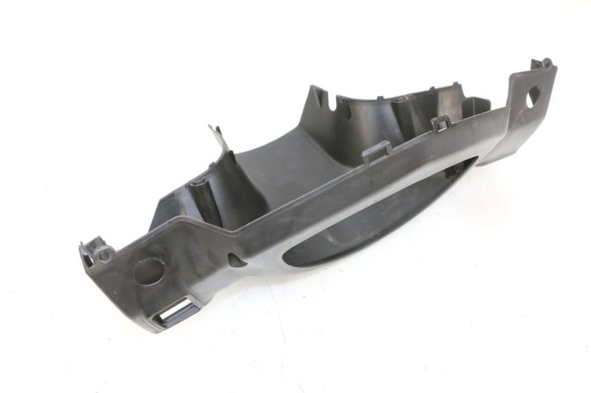 photo de COUVRE GUIDON ARRIERE SYM ORBIT III 3 4T 50 (2021 - 2025) - Gros plan technique