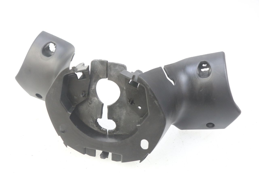 photo de COUVRE GUIDON ARRIERE PEUGEOT CITYSTAR 125 (2011 - 2017)