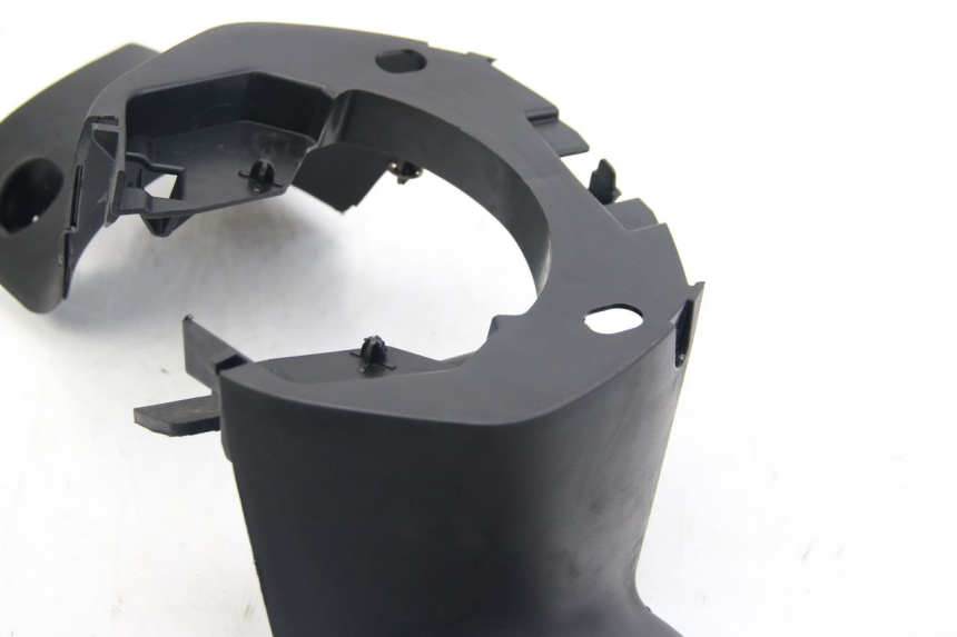 photo de COUVRE GUIDON ARRIERE PEUGEOT CITYSTAR 125 (2011 - 2017)