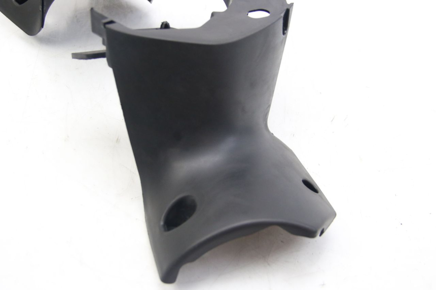 photo de COUVRE GUIDON ARRIERE PEUGEOT CITYSTAR 125 (2011 - 2017)