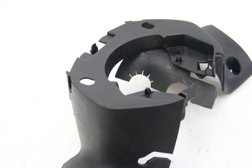 photo de COUVRE GUIDON ARRIERE PEUGEOT CITYSTAR 125 (2011 - 2017)