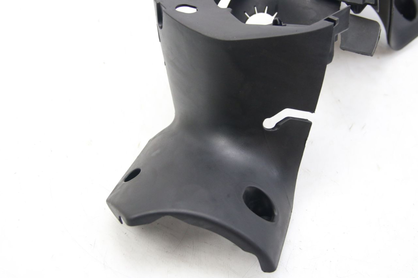 photo de COUVRE GUIDON ARRIERE PEUGEOT CITYSTAR 125 (2011 - 2017)