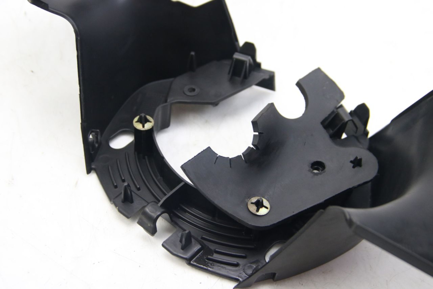 photo de COUVRE GUIDON ARRIERE PEUGEOT CITYSTAR 125 (2011 - 2017)