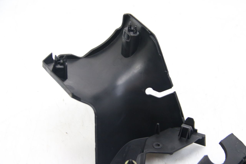 photo de COUVRE GUIDON ARRIERE PEUGEOT CITYSTAR 125 (2011 - 2017)