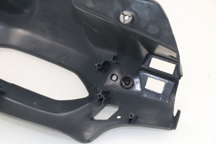 photo de COUVRE GUIDON ARRIERE PEUGEOT SV 125 (1991 - 1994)