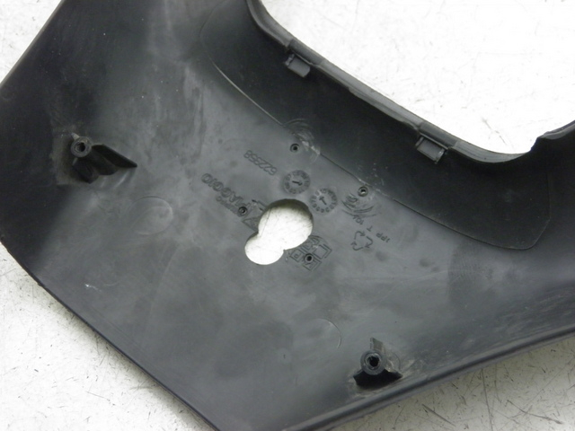 photo de COUVRE GUIDON ARRIERE PIAGGIO MP3 500 (2011 - 2015)