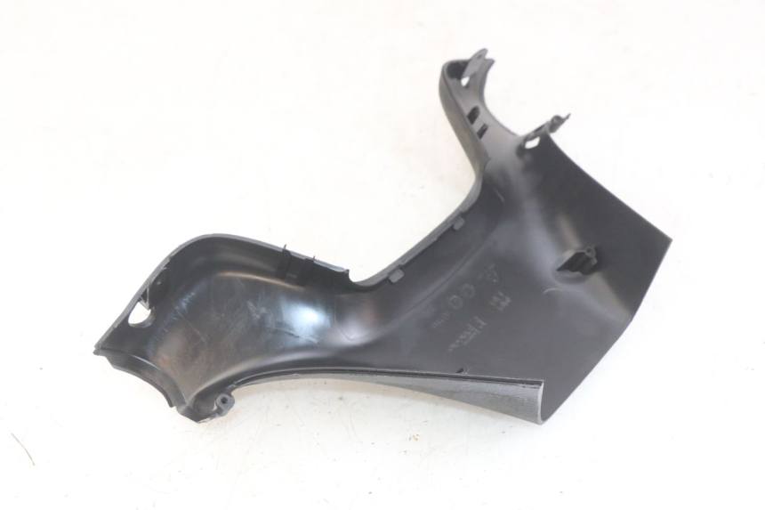 photo de COUVRE GUIDON ARRIERE PIAGGIO MP3 RL 250 (2007 - 2010)