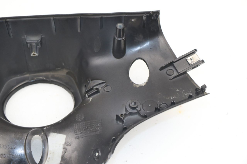 photo de COUVRE GUIDON ARRIERE PIAGGIO VESPA PRIMAVERA 2T 50 (2013 - 2018)