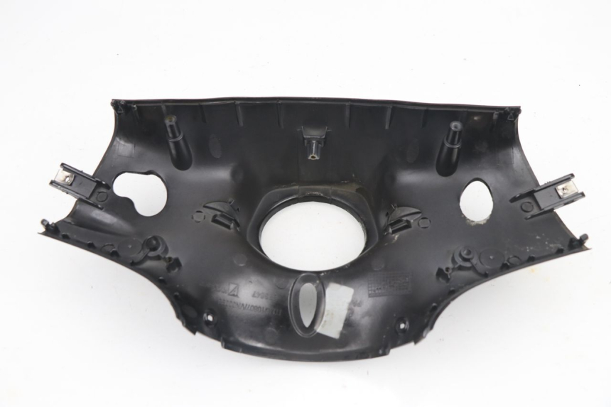 photo de COUVRE GUIDON ARRIERE PIAGGIO VESPA PRIMAVERA 2T 50 (2013 - 2018)