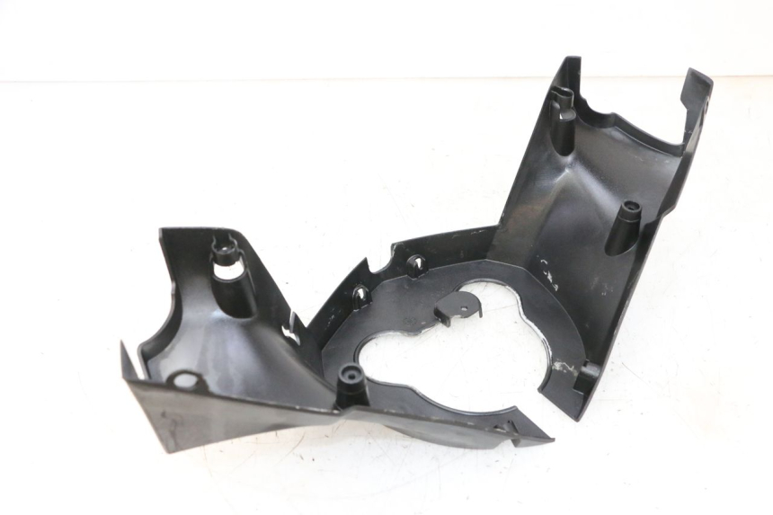 photo de COUVRE GUIDON ARRIERE PEUGEOT SATELIS 125 (2013 - 2018) - Détail de la pièce