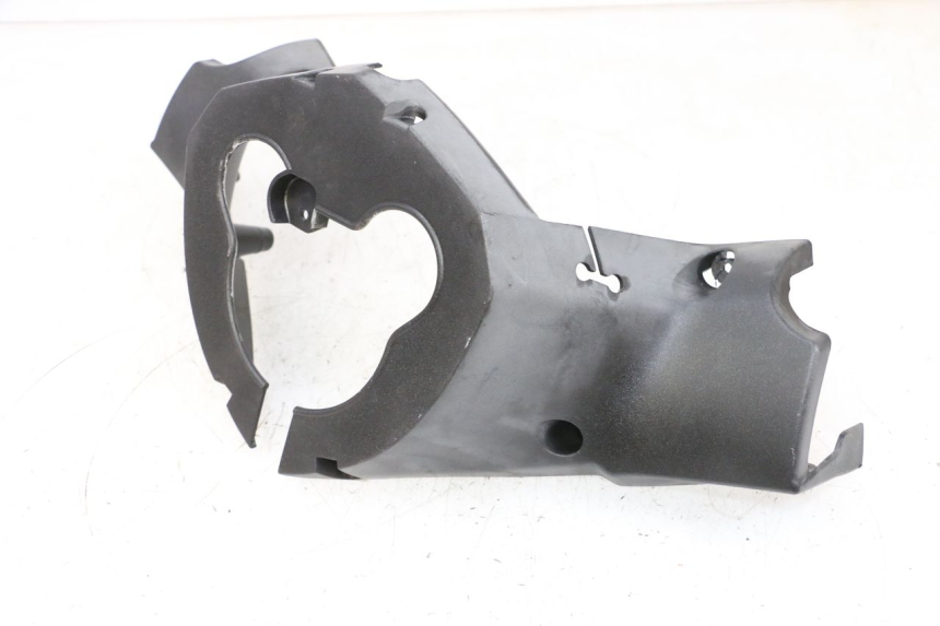 photo de COUVRE GUIDON ARRIERE PEUGEOT SATELIS 125 (2013 - 2018) - Autre angle de vue