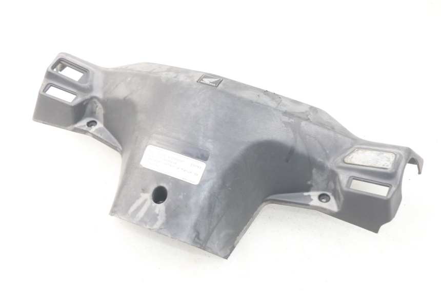 photo de COUVRE GUIDON ARRIERE HONDA SCV LEAD 100 (2003 - 2007)