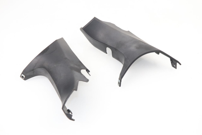 photo de COUVRE GUIDON ARRIERE SYM MAXSYM I 400 (2011 - 2016)