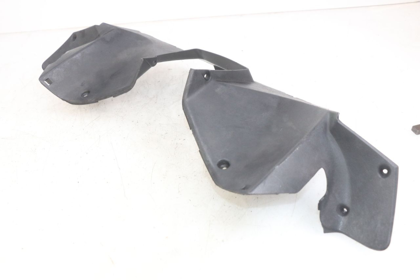 photo de COUVRE GUIDON ARRIERE YAMAHA X-MAX XMAX 250 (2006 - 2009)