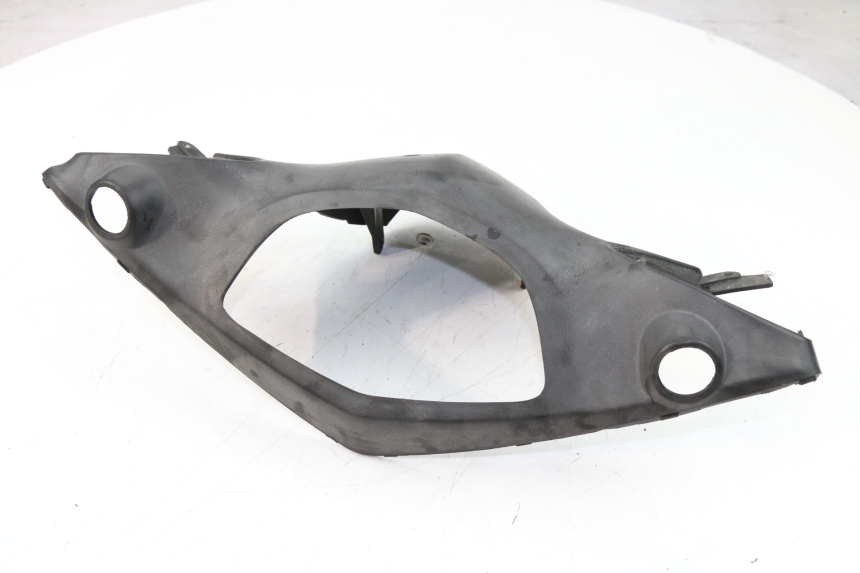 photo de COUVRE GUIDON ARRIERE YAMAHA CYGNUS X 125 (2004 - 2007)