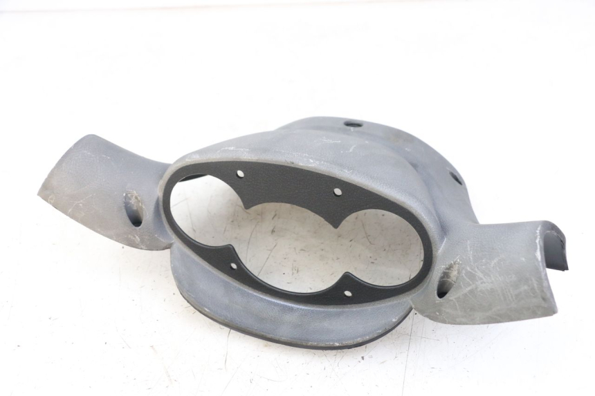 photo de COUVRE GUIDON ARRIERE YAMAHA YP MAJESTY 125 (2002 - 2006)