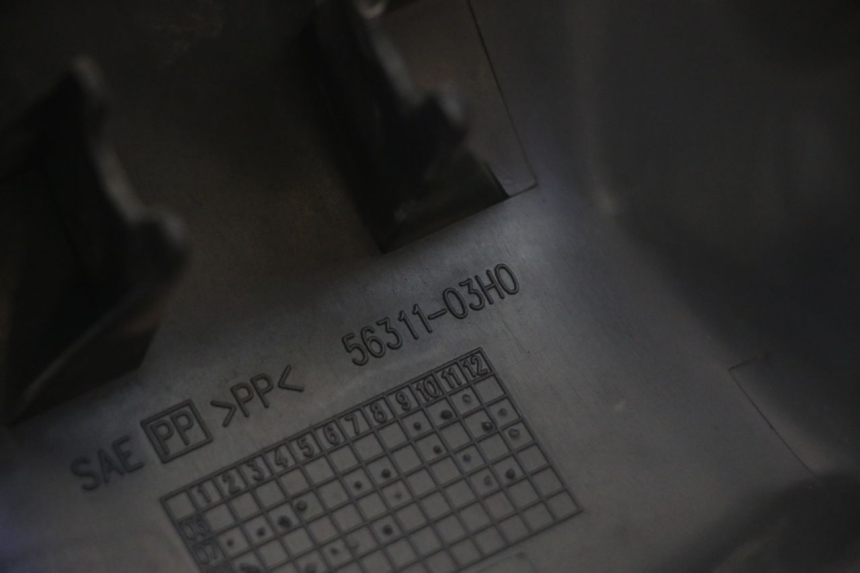 photo de COUVRE GUIDON AVANT SUZUKI BURGMAN 125 (2007 - 2014)