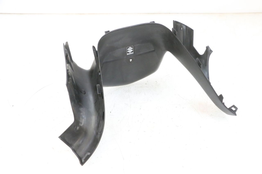 photo de COUVRE GUIDON AVANT SUZUKI BURGMAN 650 (2013 - 2020)