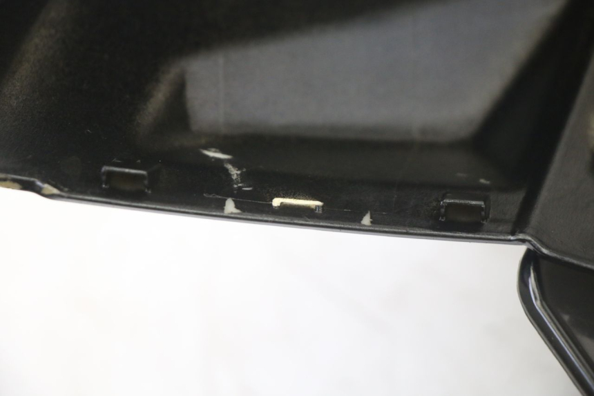 photo de COUVRE GUIDON AVANT PEUGEOT KISBEE 2T 50 (2010 - 2017)