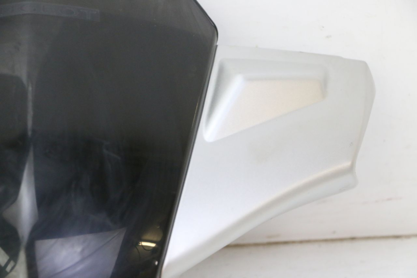 photo de COUVRE GUIDON AVANT PEUGEOT KISBEE 2T 50 (2010 - 2017)