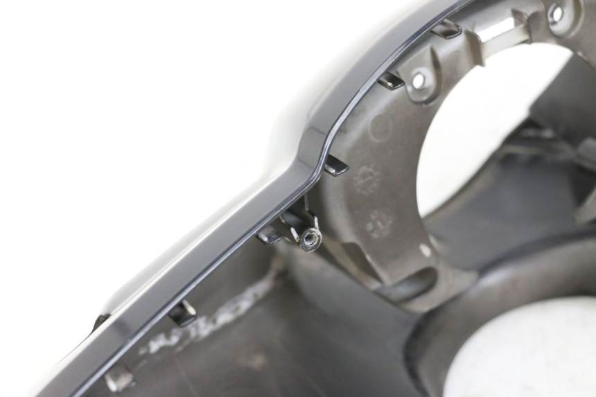 photo de COUVRE GUIDON AVANT KYMCO LIKE 125 (2009 - 2016) - Gros plan technique