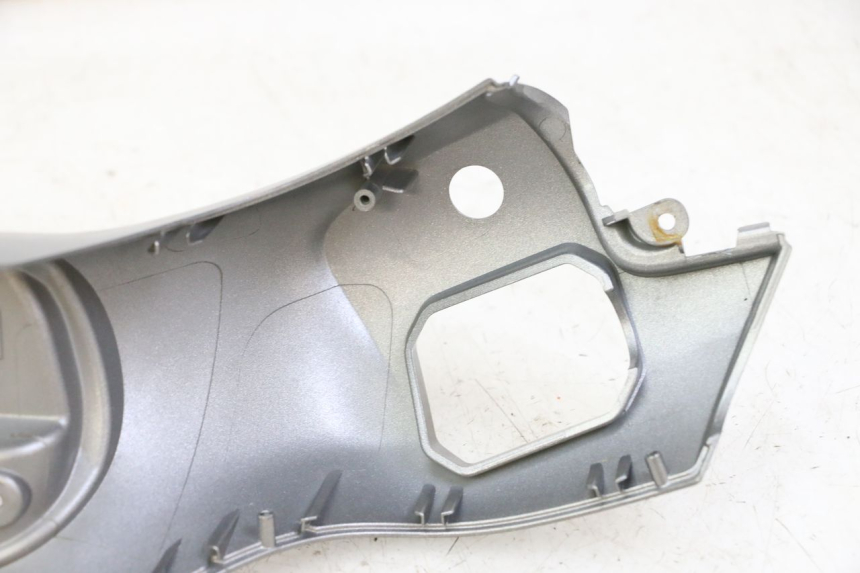 photo de COUVRE GUIDON AVANT PIAGGIO MP3 500 (2014 - 2016)