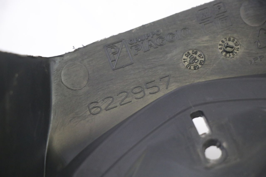 photo de COUVRE GUIDON AVANT PIAGGIO MP3 500 (2011 - 2015)