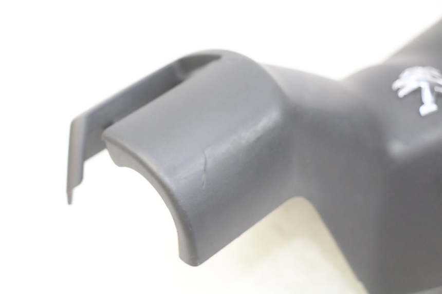 photo de COUVRE GUIDON AVANT PEUGEOT CITYSTAR 125 (2011 - 2017)