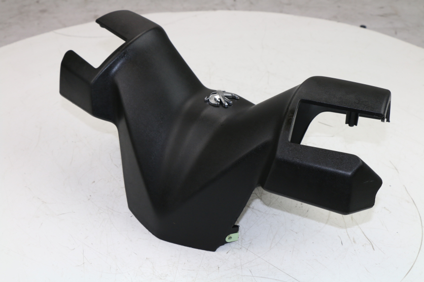 photo de COUVRE GUIDON AVANT PEUGEOT CITYSTAR 125 (2011 - 2017)