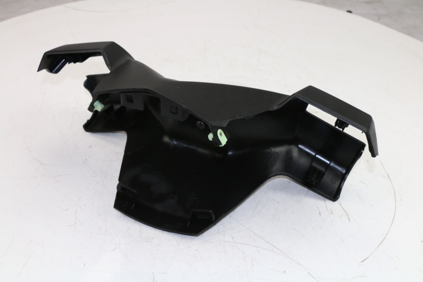 photo de COUVRE GUIDON AVANT PEUGEOT CITYSTAR 125 (2011 - 2017)