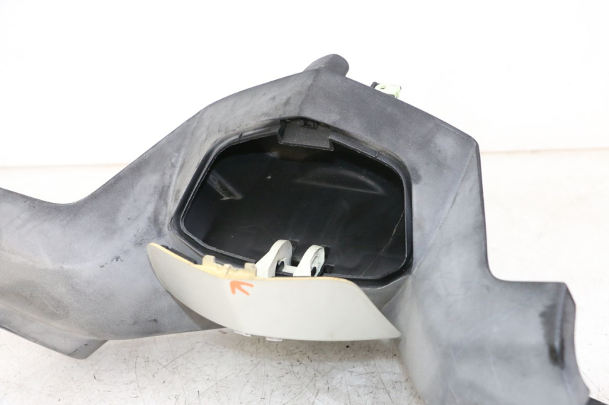 photo de COUVRE GUIDON AVANT PEUGEOT SATELIS COMPRESSOR K15 125 (2006 - 2009)