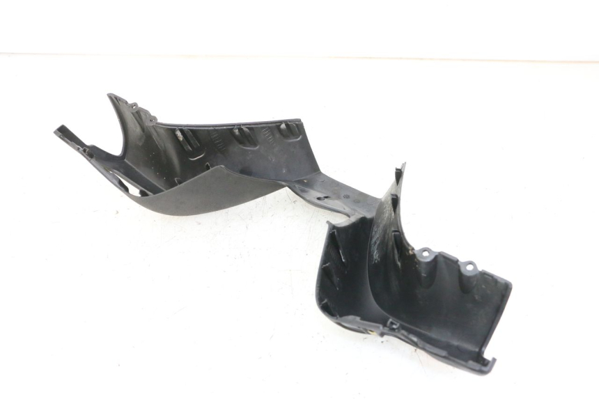 photo de COUVRE GUIDON AVANT PIAGGIO MP3 125 (2006 - 2014)