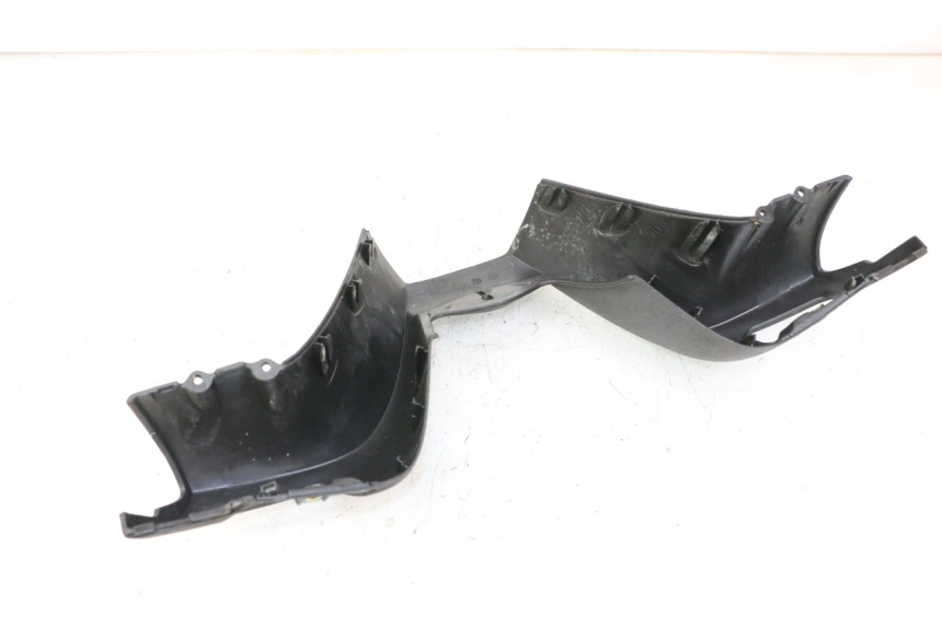 photo de COUVRE GUIDON AVANT PIAGGIO MP3 125 (2006 - 2014)